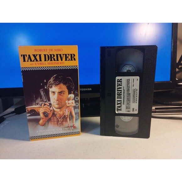 VHS TAXI DRIVER Rare 1989 Goodtimes - Robert De Niro, Cybill Shephard - Picture 1 of 7